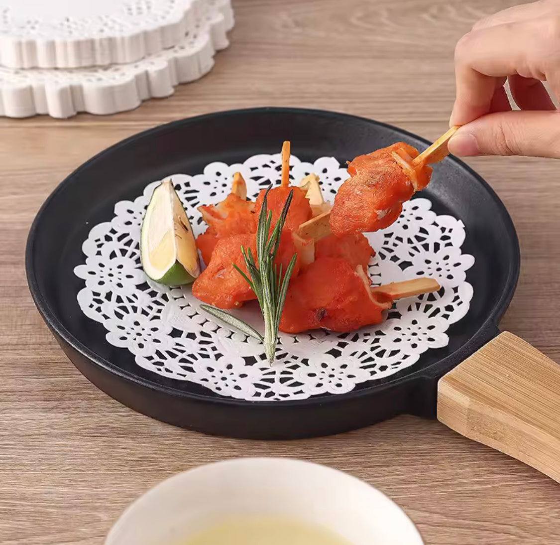 Fried Food Special Bottoms, Fried Food Oil Absorbing Paper, Round Lace Coaster Place Mat, Multipurpose White Lace Napkin, Fried Food Paper Tray Lace Fried Food Special Bottoms, Fried Food Oil Absorbing Paper, Round Lace Coaster Place Mat, Multipurpose White Lace Napkin, Fried Food Paper Tray Lace